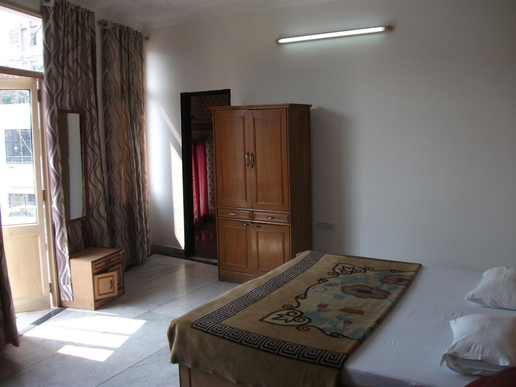 Shalimar Hotel Nueva Delhi Habitación foto