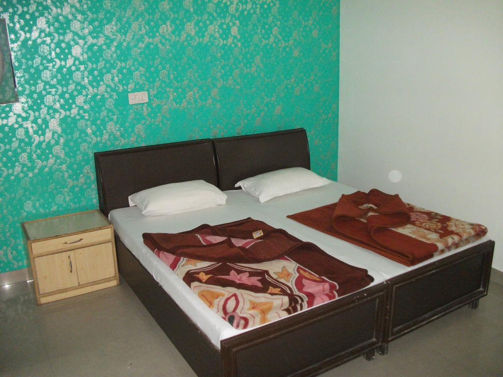 Shalimar Hotel Nueva Delhi Habitación foto