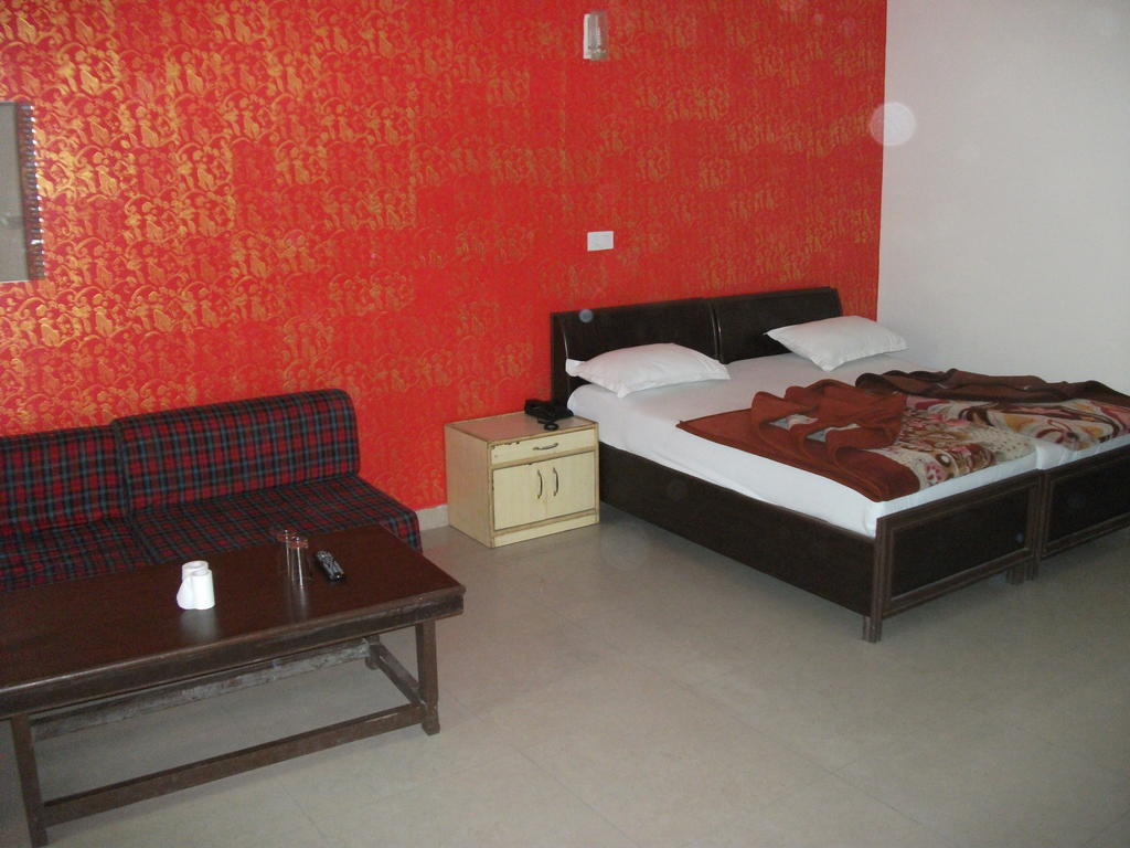Shalimar Hotel Nueva Delhi Habitación foto
